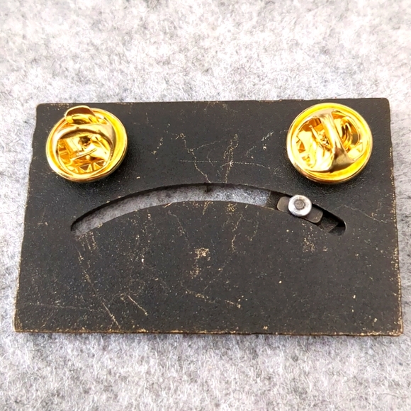 Ouija Board Pin with Moving Planchet - Halloween Brooch - Picture 3 of 4